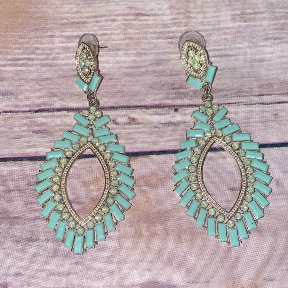 Mint Green Dangling Statement Earring *FREE w purchase*